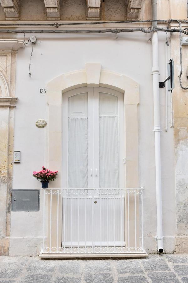 Casa Contini Rosa Apartment Noto Bagian luar foto